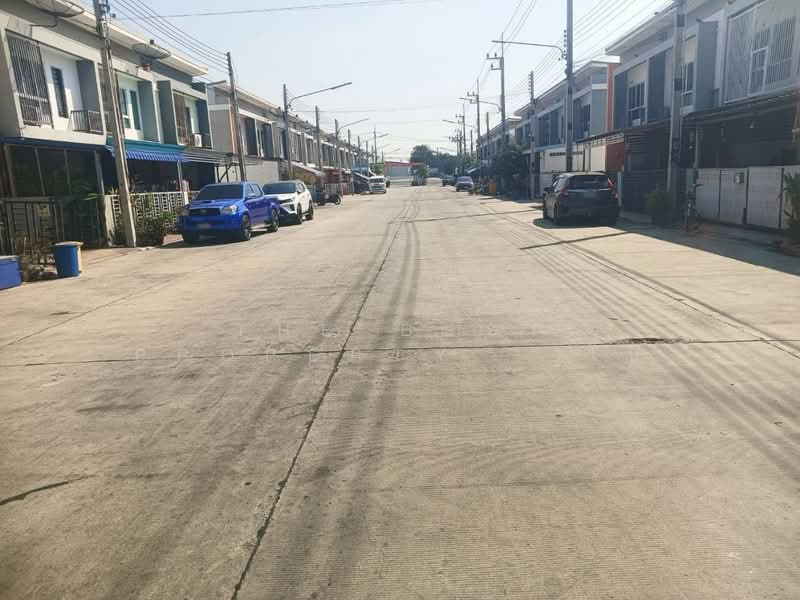 หมู่บ้านสิรารมย์พลัส เวลโกรว์ (Sirarom Plus Wellgrow), Chachoengsao, Bang Samak, Bang Pakong, Chachoengsao, 3 Bedrooms, 120 sqm, Townhouse For Sale, by The Best Property โบ, 500203589 - DDproperty.com
