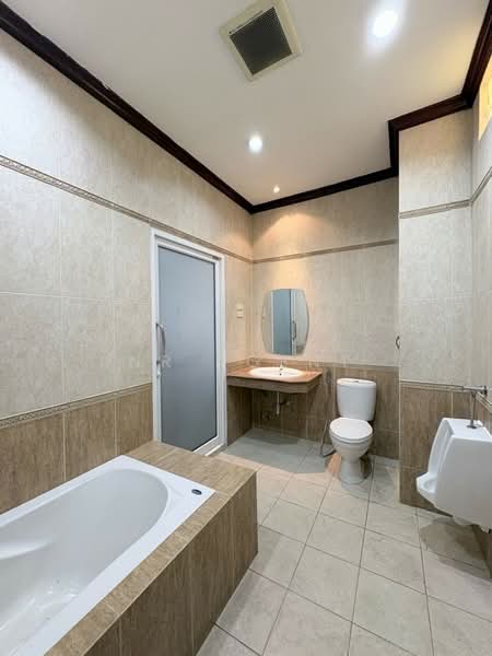 7-story Townhouse Soi Sunthon Phimon, Siam area, Banthat Thong, Bangkok, Rong Muang, Pathum Wan, Bangkok, 5 Bedrooms, 1,000 sqm, Townhouse For Rent, by NR AGENT, 500203595 - DDproperty.com