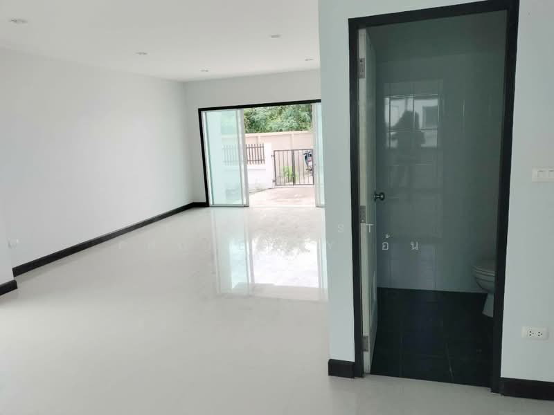 อรินสิริ, Chon Buri (Pattaya), Huai Kapi, Muang Chon Buri, Chon Buri (Pattaya), 3 Bedrooms, 100 sqm, Townhouse For Sale, by The Best Property อ้น, 500203618 - DDproperty.com