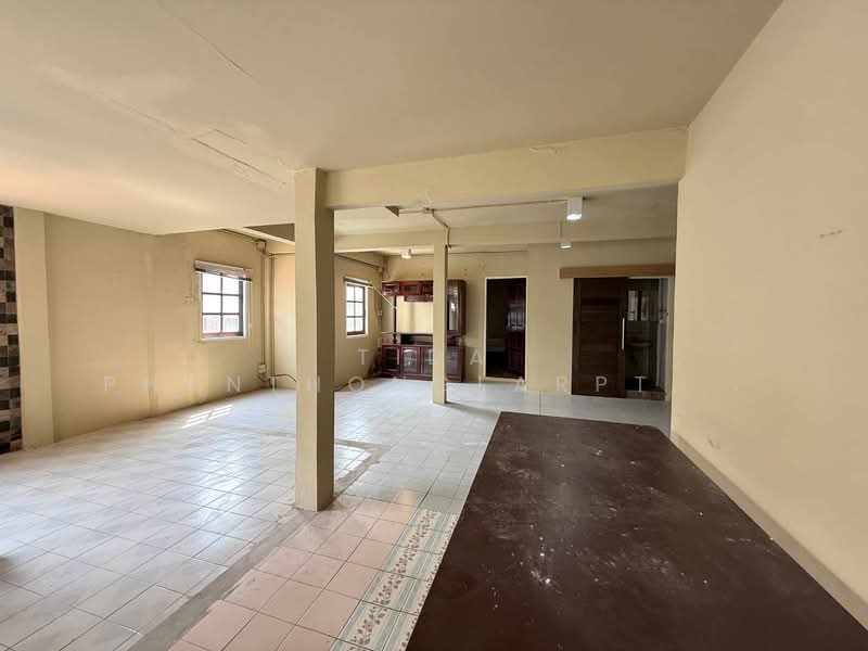 For rent: Home office in Inthamara-Saphan Khwai area. Two houses (detached house and townhouse), Bangkok, Samsen Nai, Phaya Thai, Bangkok, , 1,228 sqm, Office Space For Rent, by Tida phanthonglarptawee, 500203655 - DDproperty.com