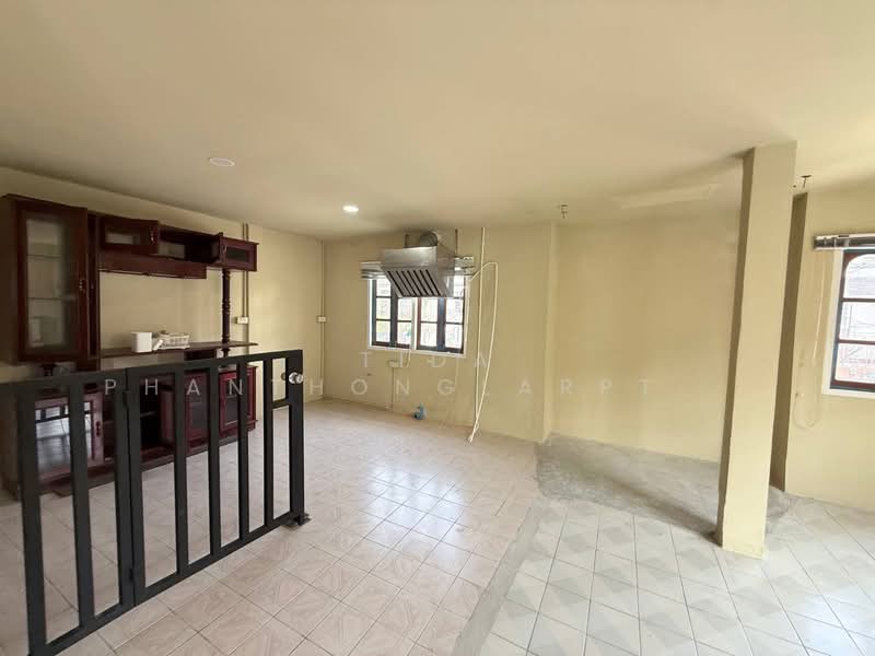 For rent: Home office in Inthamara-Saphan Khwai area. Two houses (detached house and townhouse), Bangkok, Samsen Nai, Phaya Thai, Bangkok, , 1,228 sqm, Office Space For Rent, by Tida phanthonglarptawee, 500203655 - DDproperty.com