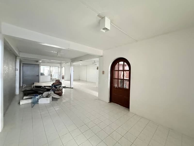 For rent: Home office in Inthamara-Saphan Khwai area. Two houses (detached house and townhouse), Bangkok, Samsen Nai, Phaya Thai, Bangkok, , 1,228 sqm, Office Space For Rent, by Tida phanthonglarptawee, 500203655 - DDproperty.com