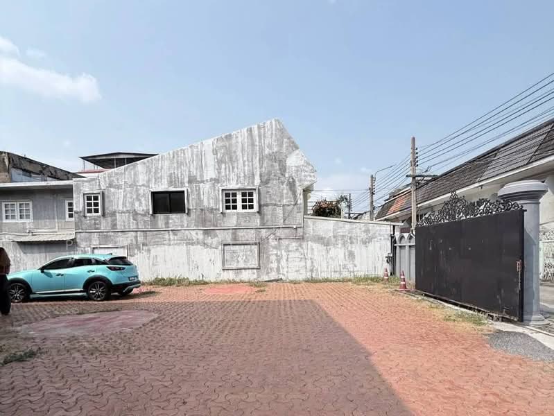 ให้เช่า - ให้เช่า โฮมออฟฟิศ ย่าน อินทามระ- สะพานควาย บ้านเดี่ยวและทาวน์เฮาส์ 2 หลัง บนที่ดิน 307 ตรวา ใกล้ BTS, กรุงเทพ