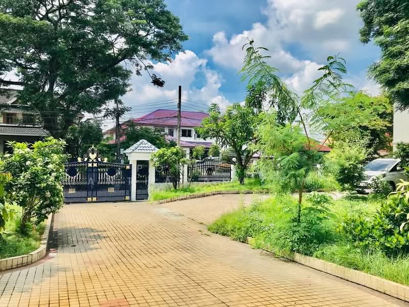 Ladawan Pinklao-Borommaratchachonnani, Bangkok, Borommaratchachonnani Road, Sala Thammasop, Thawi Watthana, Bangkok, 8 Bedrooms, 510 sqm, Single Detached House For Sale, by Pornpan Chantharakasemchai, 500203665 - DDproperty.com