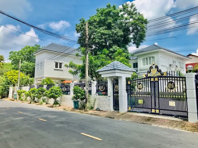 Ladawan Pinklao-Borommaratchachonnani, Bangkok, Borommaratchachonnani Road, Sala Thammasop, Thawi Watthana, Bangkok, 8 Bedrooms, 510 sqm, Single Detached House For Sale, by Pornpan Chantharakasemchai, 500203665 - DDproperty.com