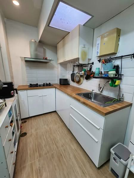 Golden Town Onnut-Pattanakarn, Bangkok, 199 Soi On Nut 65 Yeak 14, Prawet, Prawet, Bangkok, 4 Bedrooms, 134 sqm, Townhouse For Sale, by Pornpan Chantharakasemchai, 500203667 - DDproperty.com