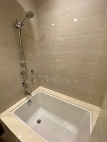 Noble BE33, Bangkok, 19 Soi Sukhumvit 33, Khlong Tan Nua, Watthana, Bangkok, 1 Bedroom, 40 sqm, Condo For Rent, by Ramita  Theptham, 500203699 - DDproperty.com