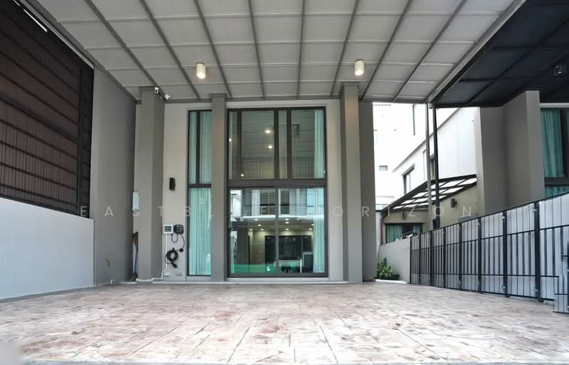 Patio Pattanakarn 38, Bangkok, Soi Phatthanakan 38 Phatthanakan Road, Suan Luang, Suan Luang, Bangkok, 3 Bedrooms, 226 sqm, Townhouse For Sale, by Eastblue Horizon, 500203793 - DDproperty.com