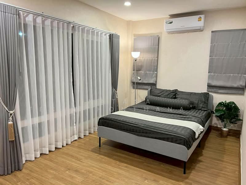 Centro Bangna-Wongwean, Bangkok, Kanchanaphisek Road, Dok Mai, Prawet, Bangkok, 4 Bedrooms, 200 sqm, Single Detached House For Rent, by Natasa Techathonthanakhun, 500203797 - DDproperty.com