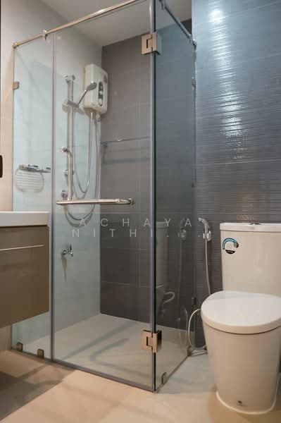 Green Point Silom, Bangkok, 29 Soi Anumanratthanon, Suriyawong, Bang Rak, Bangkok, 2 Bedrooms, 73 sqm, Condo For Rent, by Achaya Nithipanyawong, 500203817 - DDproperty.com