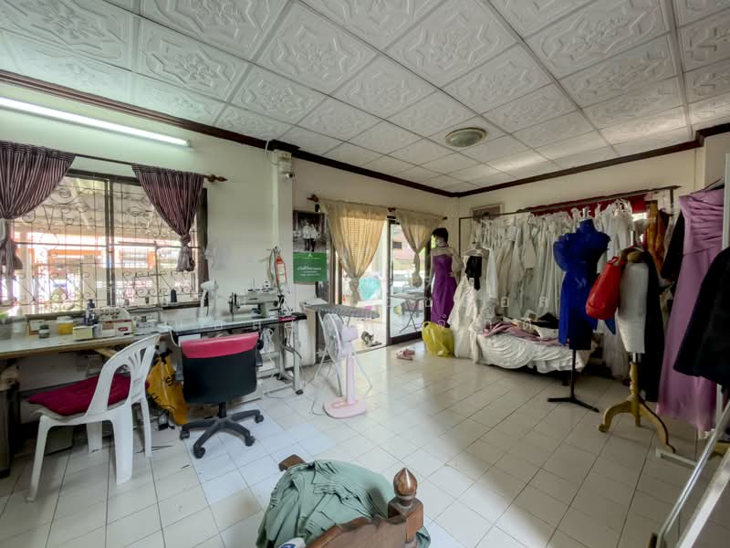 บ้านเดี่ยว 2 ชั้น หมู่บ้าน บางหลวง ปทุมธานี, Pathum Thani, Ban Zhang, Muang Pathum Thani, Pathum Thani, 3 Bedrooms, 150 sqm, Single Detached House For Sale, by บริษัท เอชแอล แอสเซท จำกัด, 500203854 - DDproperty.com