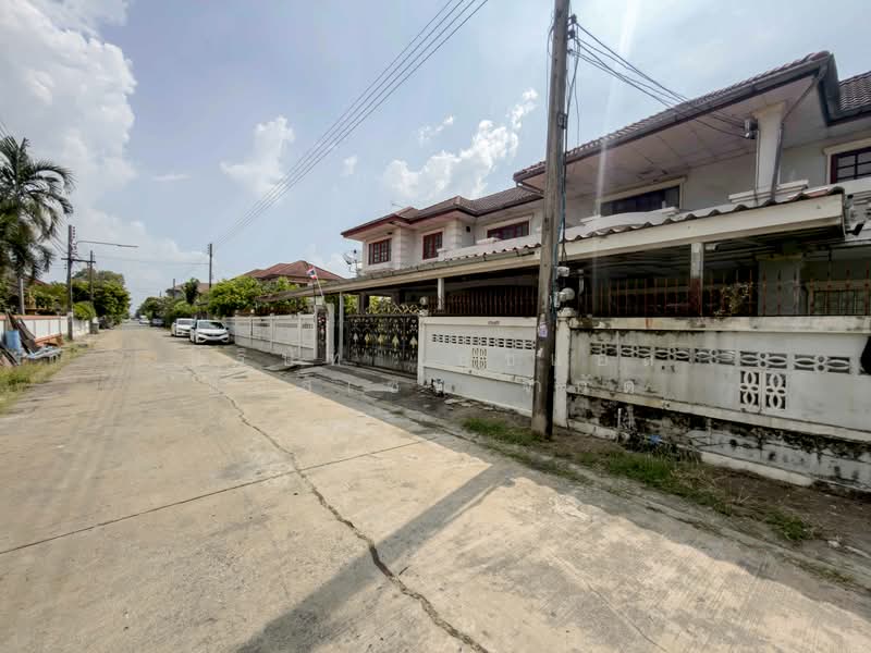บ้านเดี่ยว 2 ชั้น หมู่บ้าน บางหลวง ปทุมธานี, Pathum Thani, Ban Zhang, Muang Pathum Thani, Pathum Thani, 3 Bedrooms, 150 sqm, Single Detached House For Sale, by บริษัท เอชแอล แอสเซท จำกัด, 500203854 - DDproperty.com