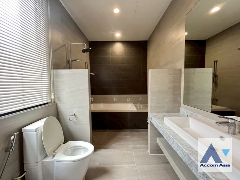 House for Sale Only 5 Minutes Walk to EmQuartier and Emporium (AA44093), Bangkok, Khlong Tan Nua, Watthana, Bangkok, 4 Bedrooms, 400 sqm, Single Detached House For Sale, by บริษัท แอคคอม เอเซีย จำกัด, 500203856 - DDproperty.com