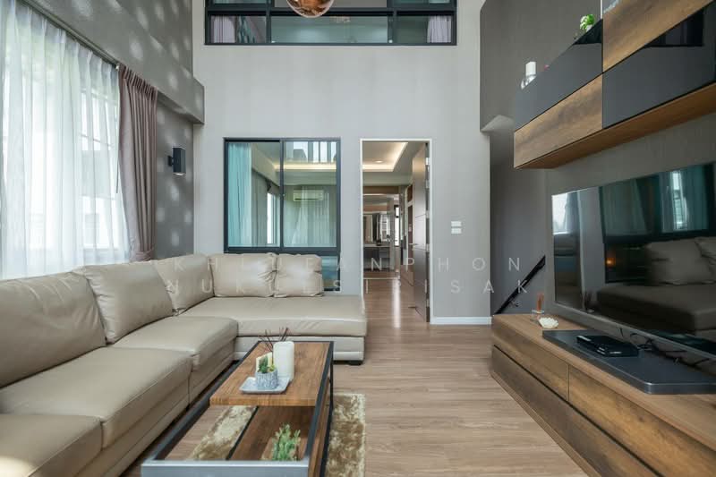 Bless Town Sukhumvit 50, Bangkok, Sukhumvit 50 Road, Phra Kanong, Khlong Toei, Bangkok, 3 Bedrooms, 263 sqm, Townhouse For Sale, by Khlueanphon Nukulsirisak, 500203928 - DDproperty.com