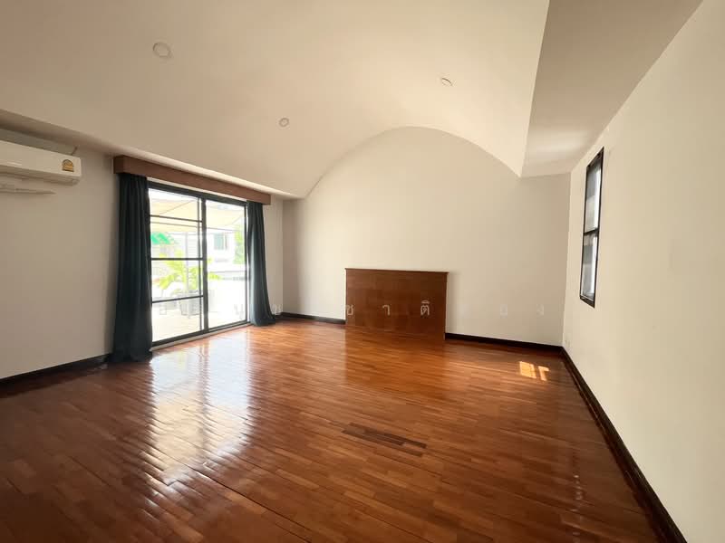 The Noble Ekkamai 22, Bangkok, ปรีดีพนมยงค์ 42, Khlong Tan Nua, Watthana, Bangkok, 4 Bedrooms, 600 sqm, Single Detached House For Rent, by อรนุช ชาติทอง, 500204150 - DDproperty.com