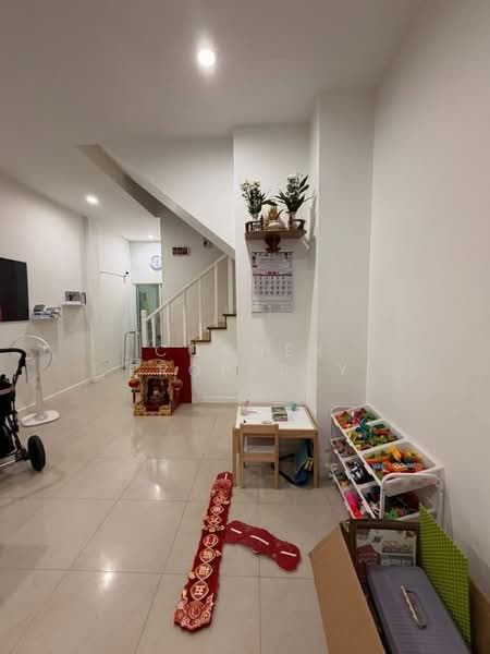 ขาย - Prinyaluck Ekachai-Bangbon : ปริญลักษณ์ เอกชัย-บางบอน, กรุงเทพ