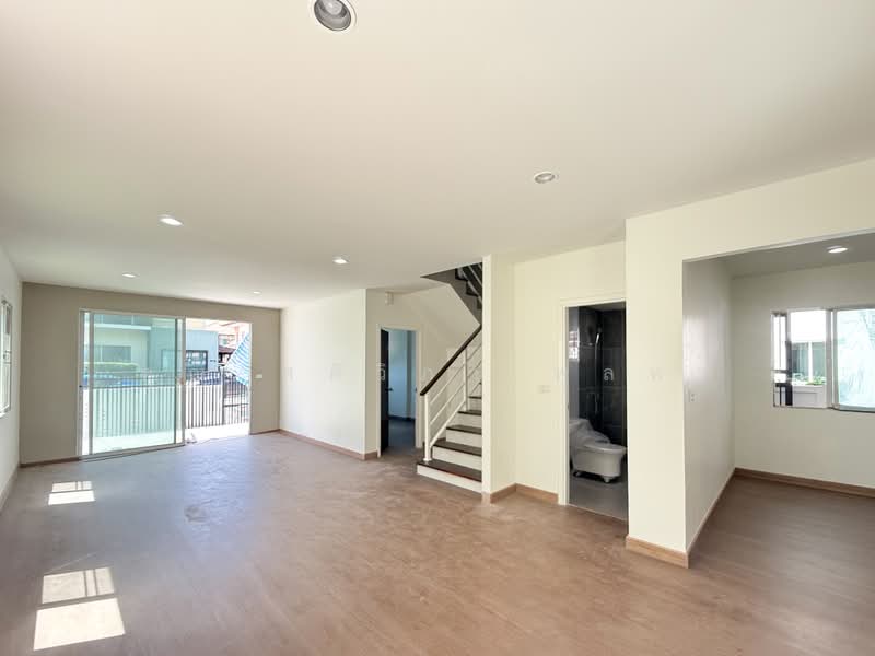 The Trust Ville Watcharapol-Hathairat, Pathum Thani, Hatairat Road, Bung Kham Proi, Lam Luk Ka, Pathum Thani, 4 Bedrooms, 10 sqm, Single Detached House For Sale, by คุณ ศศิวิภา พูลทา, 500204177 - DDproperty.com
