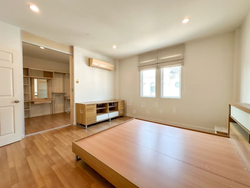 Euro Nova, Bangkok, ลาดกระบัง 24/1, Lat Krabang, Lat Krabang, Bangkok, 3 Bedrooms, 261 sqm, Townhouse For Sale, by ปพณณัฏฐ์ บันลือชัยฤทธิ์, 500204214 - DDproperty.com