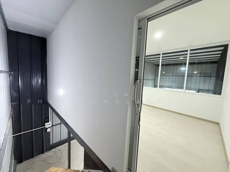 Warehouse for rent, with office, showroom, shop, and storage space, Sukhumvit 93, near BTS Bang Chak, Bangkok, Bang Chak, Phra Khanong, Bangkok, , 113 sqm, Warehouse/Factory For Rent, by Tida phanthonglarptawee, 500204238 - DDproperty.com