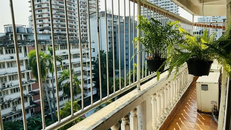 For Rent - Low-rise Apartment 3 beds around BTS Asoke, Bangkok