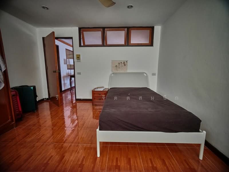 For Rent - Low-rise Apartment 3 beds around BTS Asoke, Bangkok