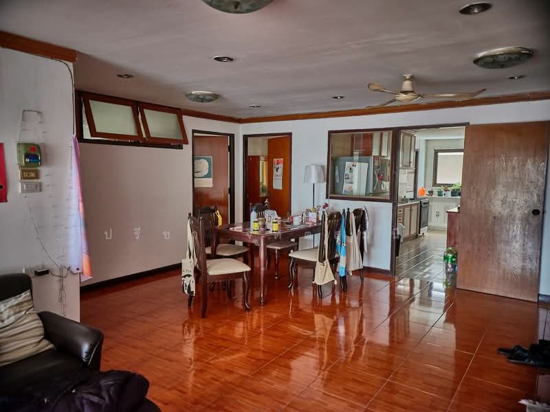 For Rent - Low-rise Apartment 3 beds around BTS Asoke, Bangkok