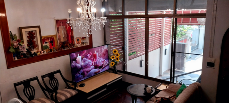 For Sale - Townhouse for sales on Sukhumvit 89/1, 400 meters away from BTS Bangchak, Bangkok