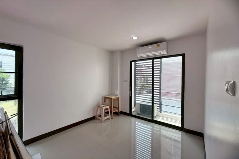 The Idol 2 Phetkasem 68 : ดิ ไอดอล 2 เพชรเกษม 68, Bangkok, เพชรเกษม, Bang Kae Nua, Bang Khae, Bangkok, 3 Bedrooms, 250 sqm, Townhouse For Sale, by คุณหนุ่ม, 500204490 - DDproperty.com