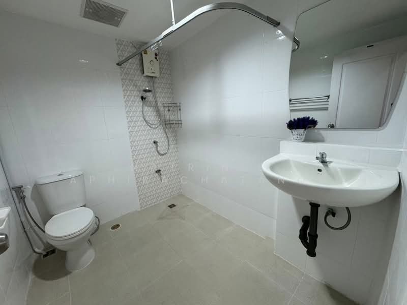 Siam Condominium, Bangkok, Rama 9, Huai Khwang, Huai Khwang, Bangkok, 2 Bedrooms, 72 sqm, Condo For Rent, by Natrinee Aphirachatanon, 500204535 - DDproperty.com