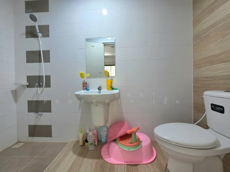 มณีรินทร์ โมเดิร์นโฮม บ่อวิน, Chon Buri (Pattaya), Bo Win, Si Racha, Chon Buri (Pattaya), 2 Bedrooms, 94 sqm, Townhouse For Sale, by The Best Property เปิ้ล, 500204595 - DDproperty.com