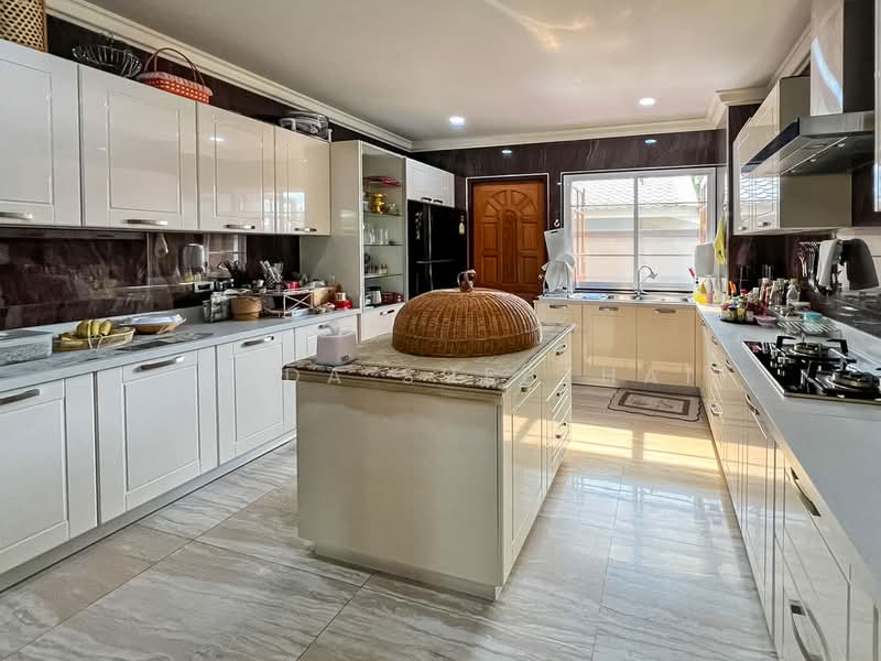 บ้านเดี่ยวหรู คฤหาสน์ ซอย แสงหวี5, Bangkok, Thung Song Hong, Lak Si, Bangkok, 4 Bedrooms, 750 sqm, Single Detached House For Sale, by Ladda Suebthai, 500204602 - DDproperty.com