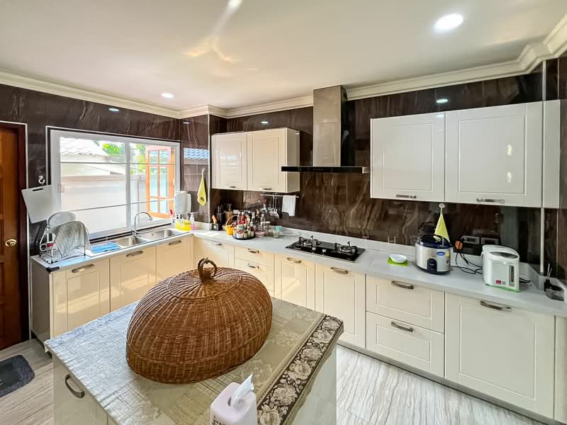 บ้านเดี่ยวหรู คฤหาสน์ ซอย แสงหวี5, Bangkok, Thung Song Hong, Lak Si, Bangkok, 4 Bedrooms, 750 sqm, Single Detached House For Sale, by Ladda Suebthai, 500204602 - DDproperty.com