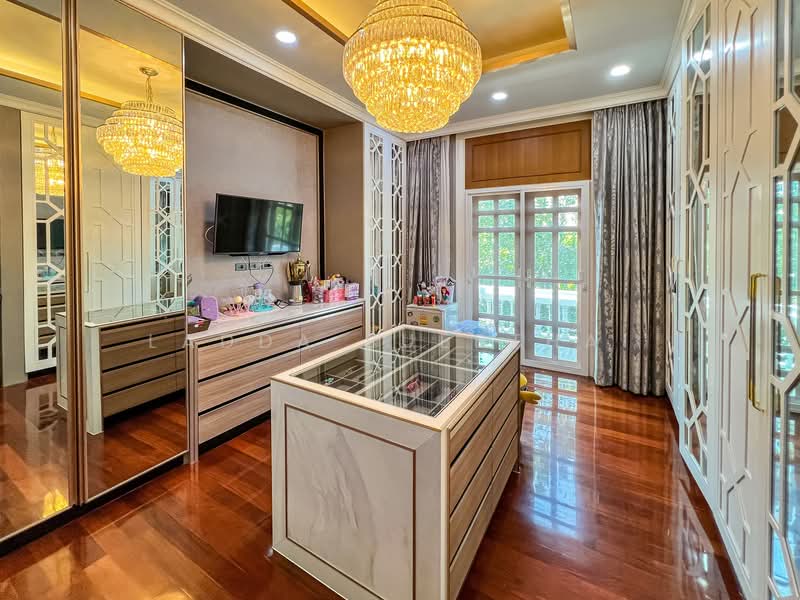 บ้านเดี่ยวหรู คฤหาสน์ ซอย แสงหวี5, Bangkok, Thung Song Hong, Lak Si, Bangkok, 4 Bedrooms, 750 sqm, Single Detached House For Sale, by Ladda Suebthai, 500204602 - DDproperty.com
