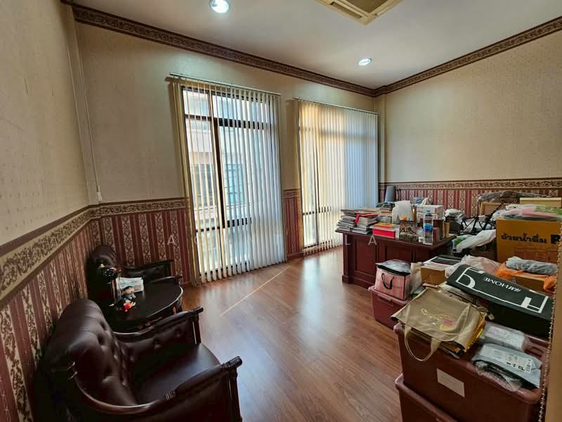 Baan Klang Krung Office Park Bangna, Bangkok, Soi Ban Klang Krung Village Office Park, Bang Na, Bang Na, Bangkok, 3 Bedrooms, 174 sqm, Townhouse For Sale, by Agent Pla, 500204650 - DDproperty.com