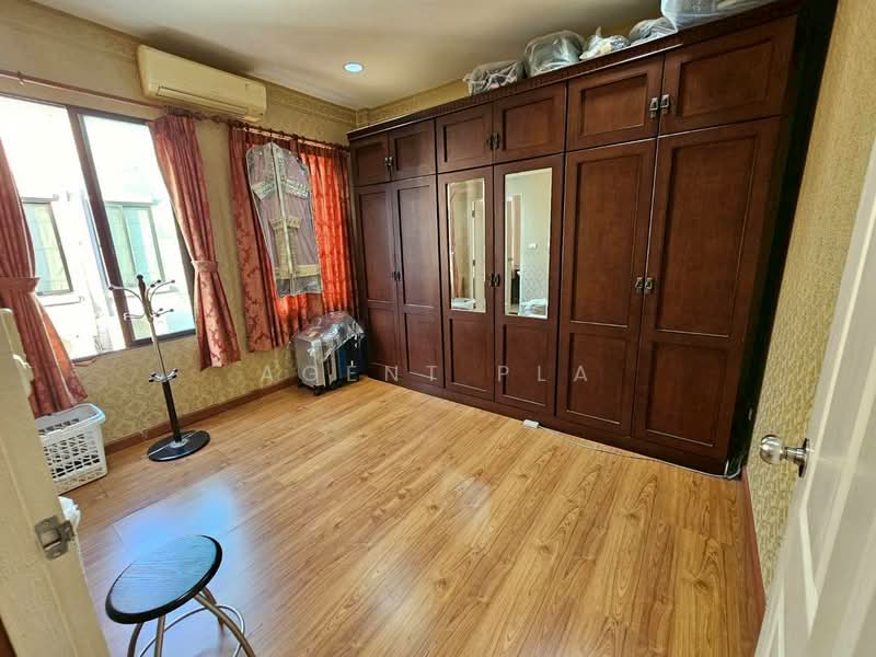 Baan Klang Krung Office Park Bangna, Bangkok, Soi Ban Klang Krung Village Office Park, Bang Na, Bang Na, Bangkok, 3 Bedrooms, 174 sqm, Townhouse For Sale, by Agent Pla, 500204650 - DDproperty.com