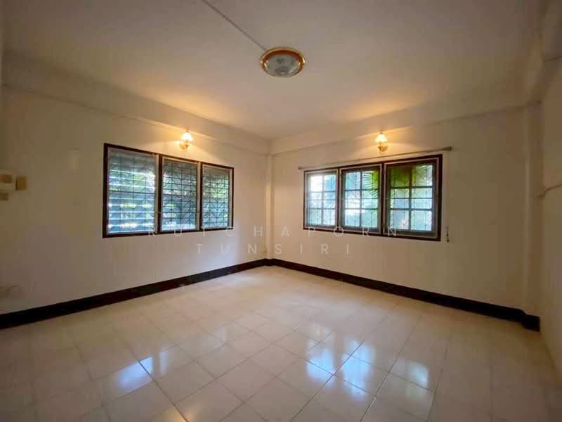 บ้านสวยให้เช่า –  ใกล้ประตูท่าแพ เพียง 5 นาที ค่าเช่า 35,000 บาท / เดือน รหัสทรัพย์ : No.1H682, เชียงใหม่, ศรีภูมิ, เมืองเชียงใหม่, เชียงใหม่, 150 ตร.ม., บ้านเดี่ยว ให้เช่า, โดย Rutchaporn Tunsiri, 500204664 - DDproperty.com