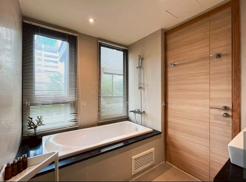 Socio Reference 61, Bangkok, Sukhumvit 61, Khlongtoei Nua, Watthana, Bangkok, 2 Bedrooms, 68 sqm, Condo For Rent, by Natlyn Kongsapook, 500204681 - DDproperty.com