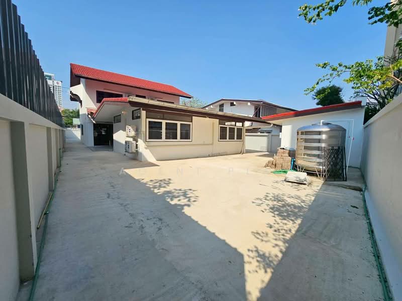 For RENT Renovated Detached House near BTS Bearing, Sukhumvit 107 (SPSP649), Bangkok, สุขุมวิท107, Bang Na Tai, Bang Na, Bangkok, 7 Bedrooms, 200 sqm, Single Detached House For Rent, by Agent Pla, 500204721 - DDproperty.com