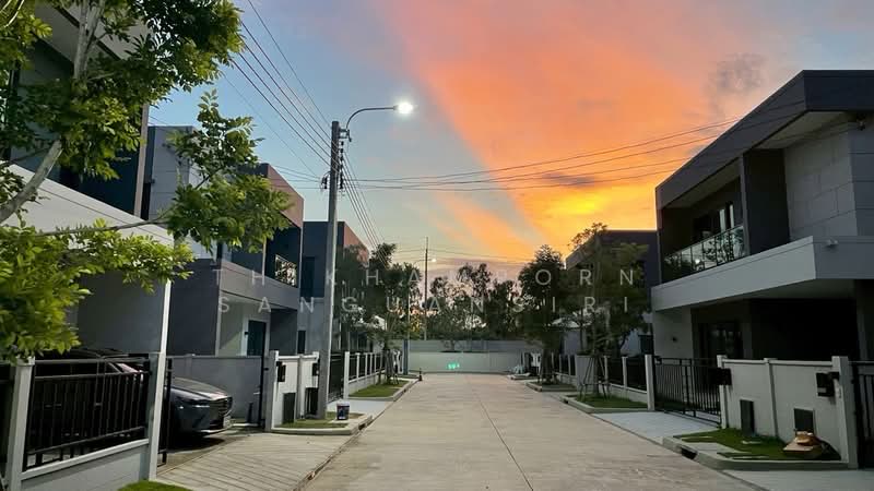 Centro Bangna, Samut Prakan, 111 Soi 3, Bang Kaeo, Bang Plee, Samut Prakan, 4 Bedrooms, 190 sqm, Single Detached House For Rent, by Thikhamporn Sanguansiri, 500204787 - DDproperty.com