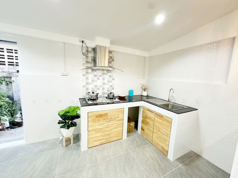 Wararak Village, Klong Two 27, Bangkok, เลียบคลองสอง27, Sam Wa Tawan Tok, Khlong Sam Wa, Bangkok, 4 Bedrooms, 130 sqm, Townhouse For Sale, by นภดล ทวีธรรมนุสิน, 500204792 - DDproperty.com