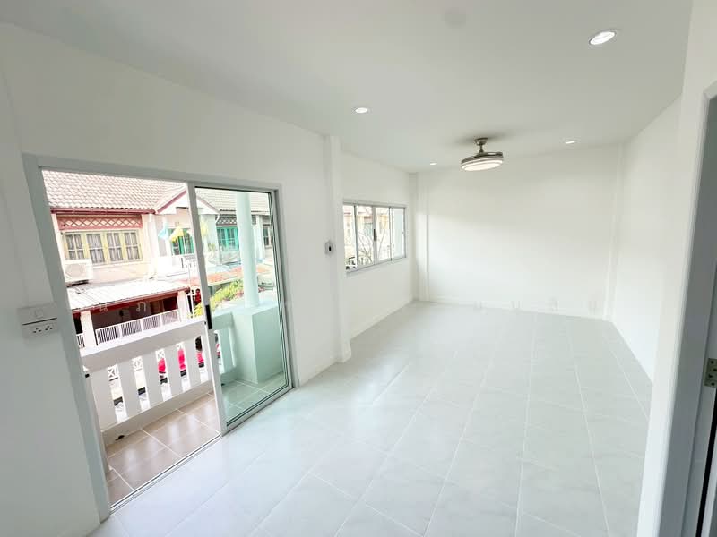 หมู่บ้านวรารักษ์ เลียบคลองสอง27, กรุงเทพ, เลียบคลองสอง27, สามวาตะวันตก, คลองสามวา, กรุงเทพ, 130 ตร.ม., ทาวน์เฮ้าส์ ขาย, โดย นภดล ทวีธรรมนุสิน, 500204792 - DDproperty.com