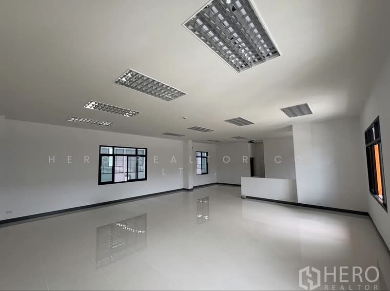 For rent Free Zone Factory 1288 sqm in Purple Zone Bang Pakong Chachoengsao HRE00443, Chachoengsao, Tha Kham, Bang Pakong, Chachoengsao, , 1,288 sqm, Warehouse/Factory For Rent, by Hero Realtor Co., Ltd., 500204809 - DDproperty.com
