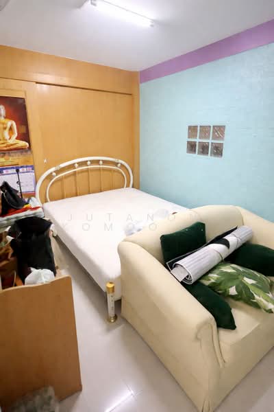 ขายบ้านพร้อมที่ดิน พระยาสุเรนทร์ 25 คลองสามวา ใกล้แฟชั่นไอแลนด์ ราคาดี 4.9 ล้าน, Bangkok, Bang Chun, Khlong Sam Wa, Bangkok, 3 Bedrooms, 320 sqm, Single Detached House For Sale, by Jutanon Komoottanaruk, 500204845 - DDproperty.com