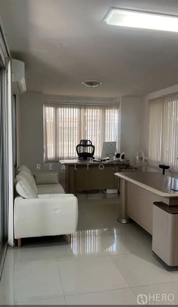 ให้เช่า - โฮมออฟฟิศ 3 ชั้น ให้เช่า ทาวน์อินทาวน์ วังทองหลาง กรุงเทพ HRE00448, กรุงเทพ