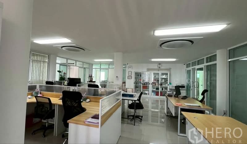 ให้เช่า - โฮมออฟฟิศ 3 ชั้น ให้เช่า ทาวน์อินทาวน์ วังทองหลาง กรุงเทพ HRE00448, กรุงเทพ