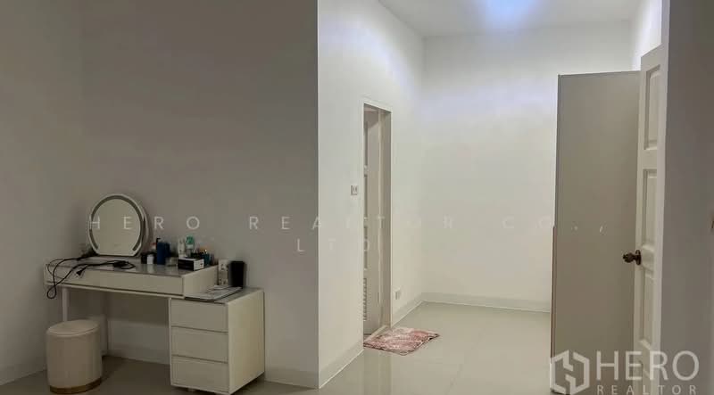 3-Storey Home Office for Rent in Town in Town HRE00448, Bangkok, Phlapphla, Wang Thonglang, Bangkok, , 810 sqm, Office Space For Rent, by Hero Realtor Co., Ltd., 500204878 - DDproperty.com