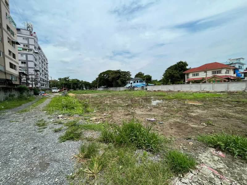 ขาย - ถนนแก้วเงินทอง ติดคลองชักพระ, กรุงเทพ