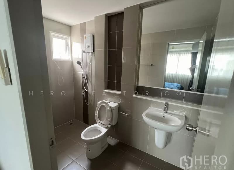 For rent or sale 6 Bedroom Detached House in Si Kan, Don Mueang, Bangkok BRE25710, Bangkok, Si Khan, Don Mueang, Bangkok, 6 Bedrooms, 500 sqm, Single Detached House For Rent, by Hero Realtor Co., Ltd., 500204922 - DDproperty.com