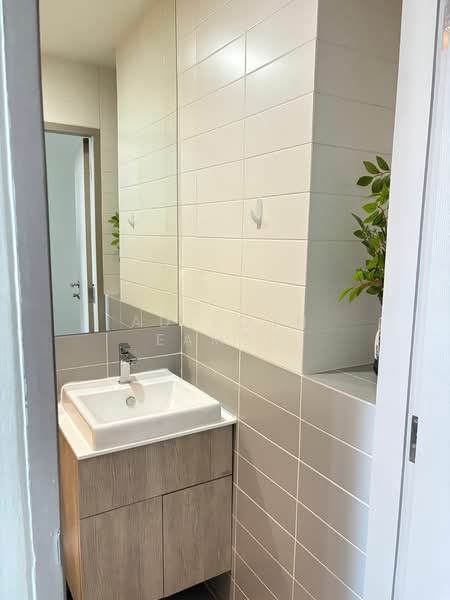 IDEO MOBI Sukhumvit 81, Bangkok, 2097 Sukhumvit Road, Bang Chak, Phra Khanong, Bangkok, 1 Bedroom, 43 sqm, Condo For Sale, by Adisorn Eamso, 500204941 - DDproperty.com