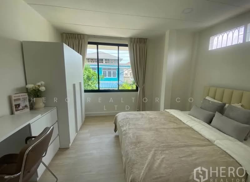 Detached House for rent in Huai Khwang Near MRT Sutthisarn Bangkok HRE00450, Bangkok, Huai Khwang, Huai Khwang, Bangkok, 4 Bedrooms, 250 sqm, Single Detached House For Rent, by Hero Realtor Co., Ltd., 500204948 - DDproperty.com
